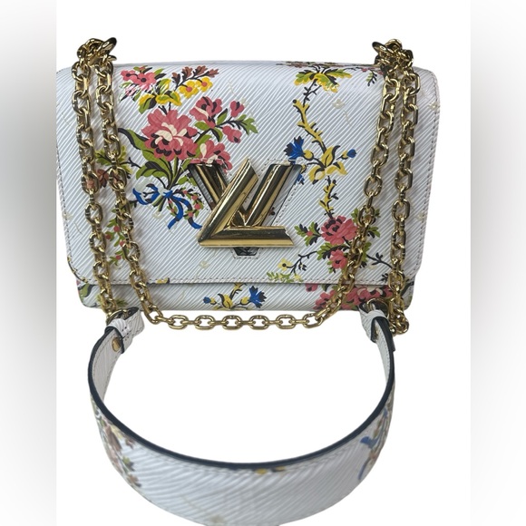 ❤️❤️sold❤️❤️LV16 Louis Vuitton Limited Edition Epi Romantic twist bag - Picture 9 of 9